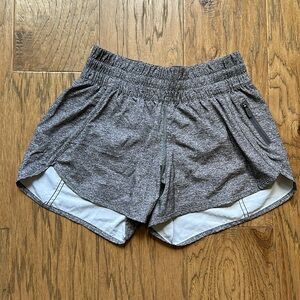 Lululemon Tracker Shorts - lined - Size 6